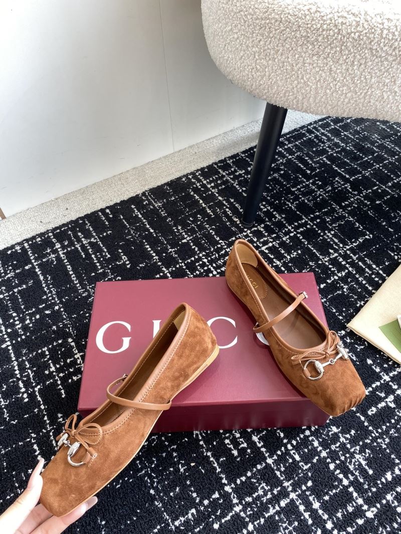 Gucci Flat Shoes